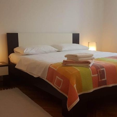 Maria Mare Apartment Ровин Екстериор снимка