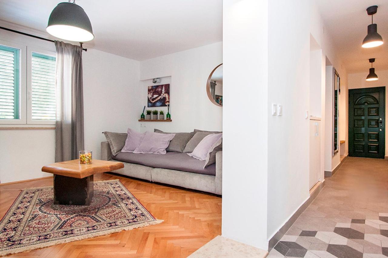 Maria Mare Apartment Ровин Екстериор снимка