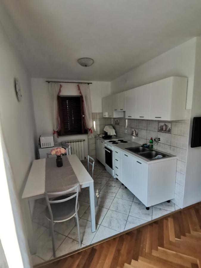 Maria Mare Apartment Ровин Екстериор снимка