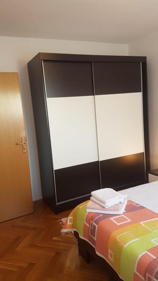 Maria Mare Apartment Ровин Екстериор снимка