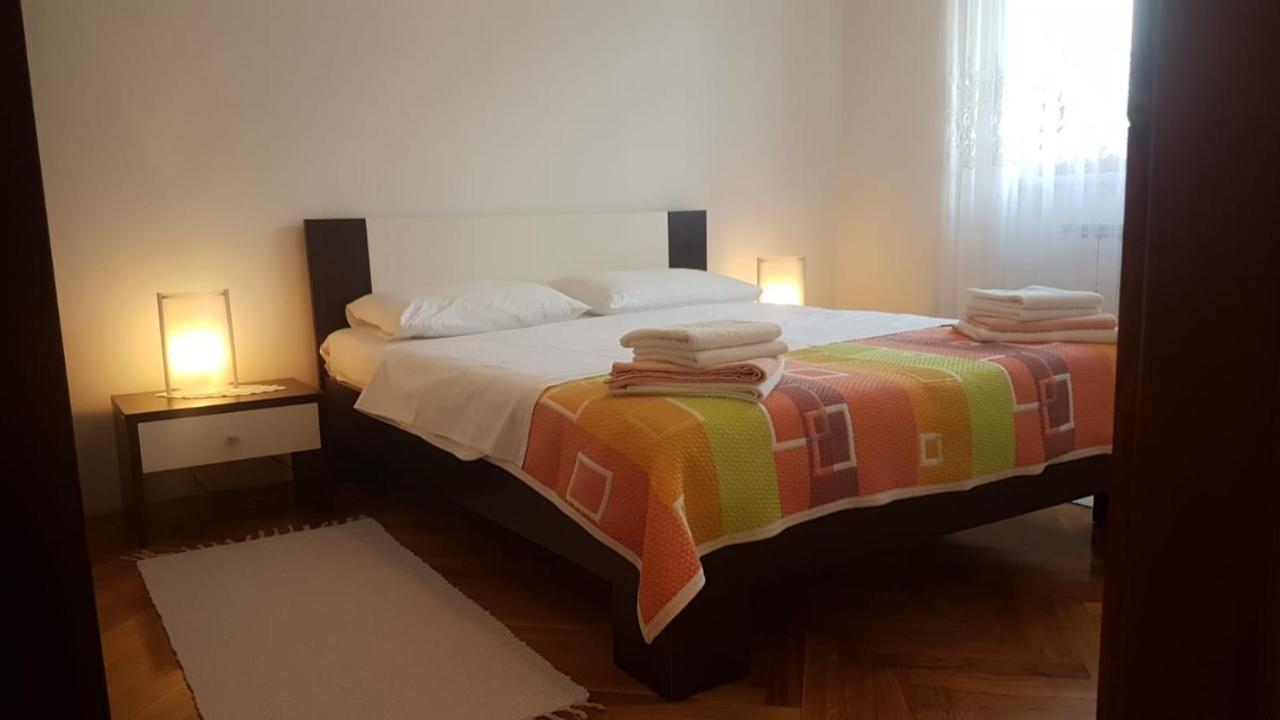 Maria Mare Apartment Ровин Екстериор снимка