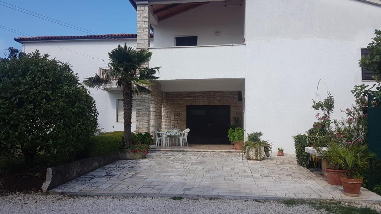Maria Mare Apartment Ровин Екстериор снимка