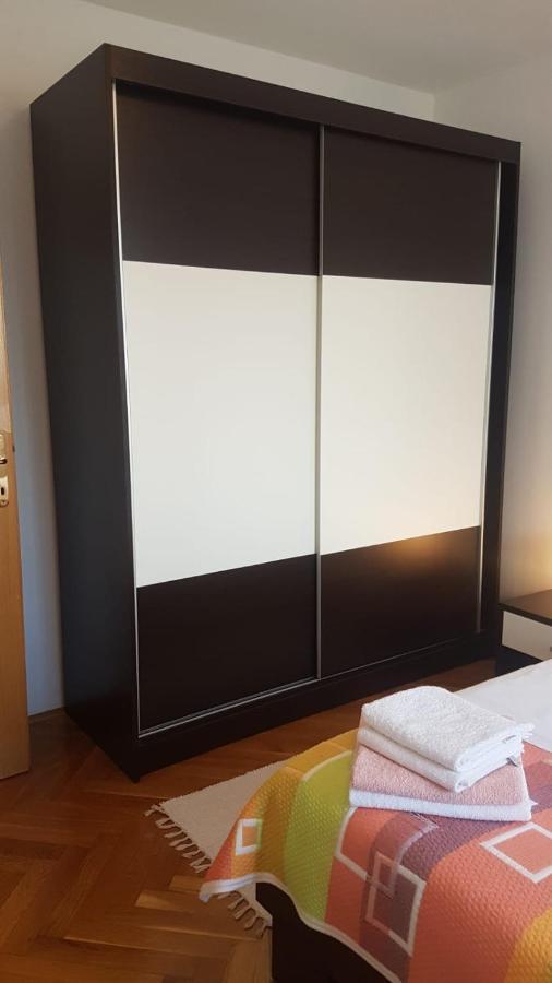 Maria Mare Apartment Ровин Екстериор снимка