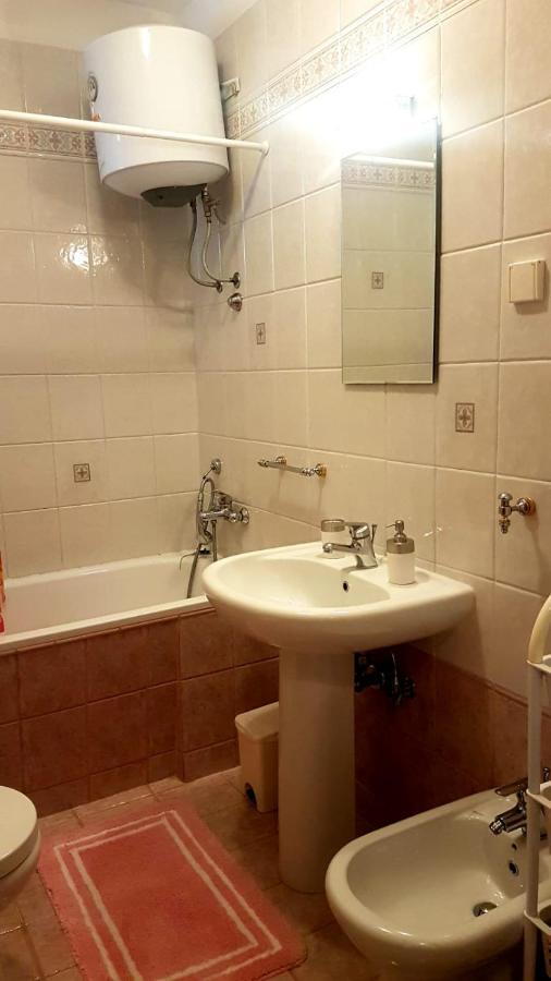 Maria Mare Apartment Ровин Екстериор снимка
