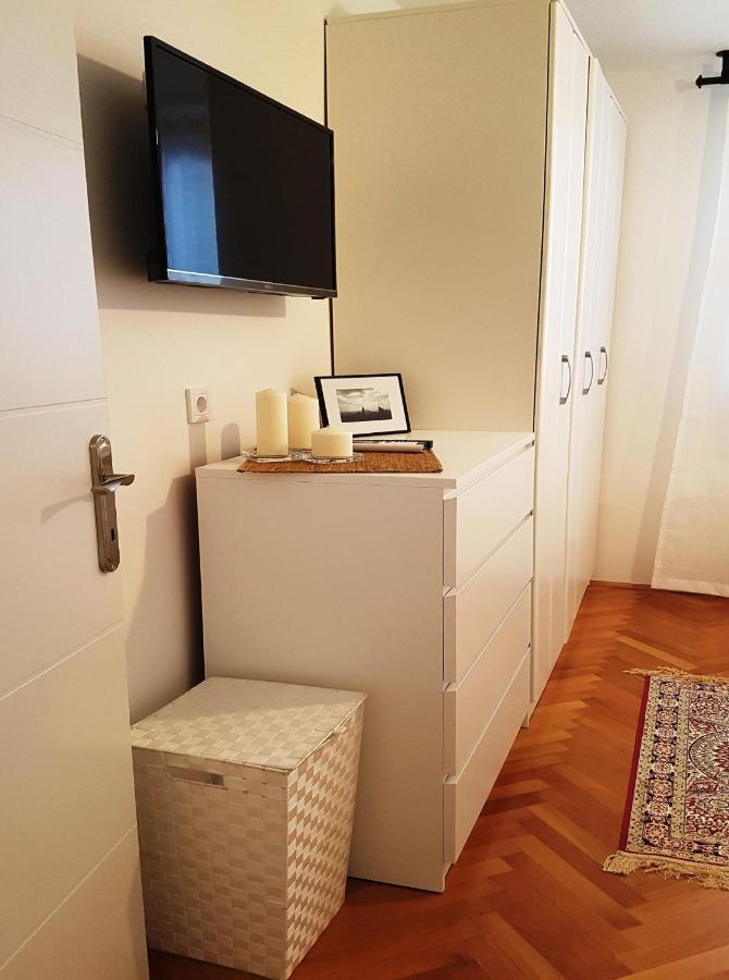 Maria Mare Apartment Ровин Екстериор снимка