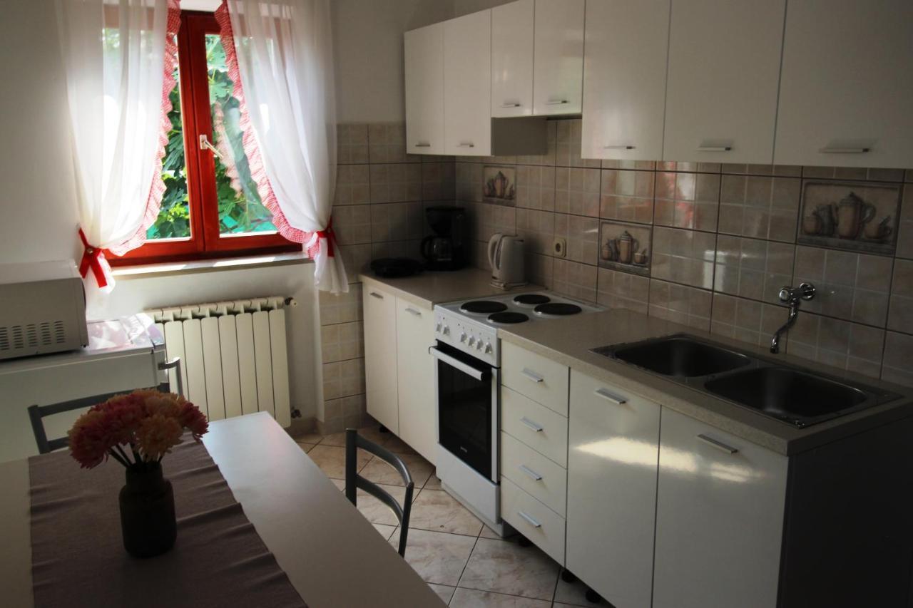 Maria Mare Apartment Ровин Екстериор снимка